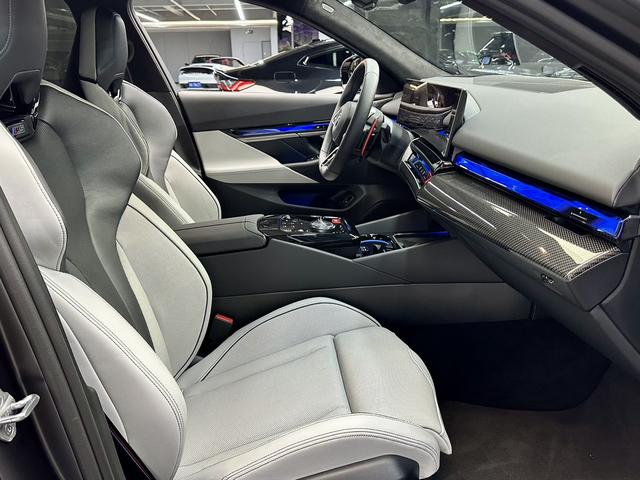 BMW M5 New Energy 2025 immagine di auto #12