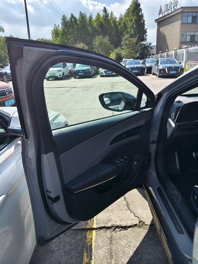 HongQi EH7 2024 #12 HongQi EH7 2024 car image #12