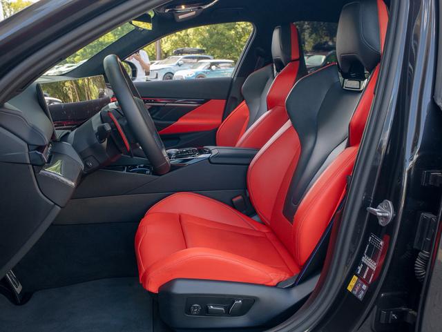 BMW M5 New Energy 2025 car image #12