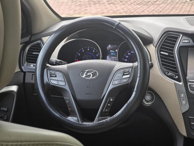 Hyundai Santa Fe (Imported) 2013 car image #12
