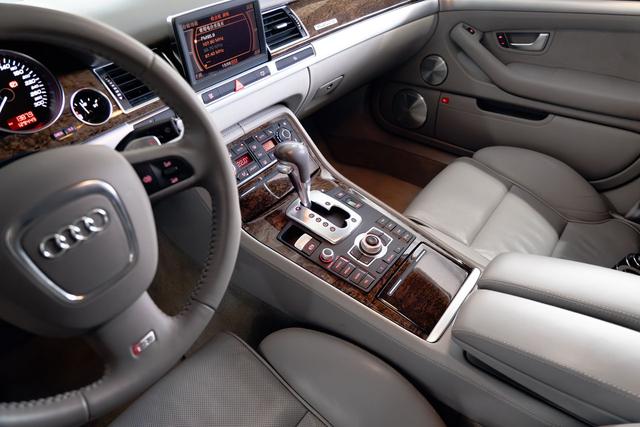 Audi S8 2008 #12 Audi S8 2008 car image #12