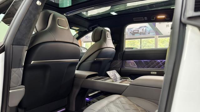 NIO ET9 2024 image de voiture #12