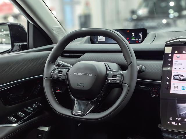 Honda P7 2025 #12 Honda P7 2025 car image #12