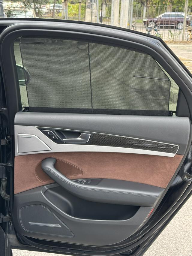 Audi S8 2014 car image #12