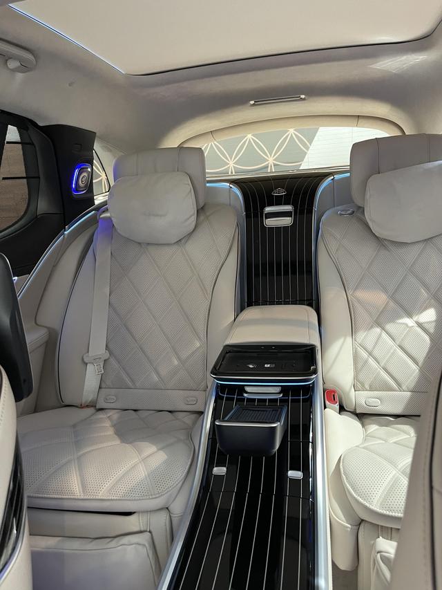 Mercedes-Benz MaybachEQS SUV #12 Mercedes-Benz MaybachEQS SUV immagine di auto #12