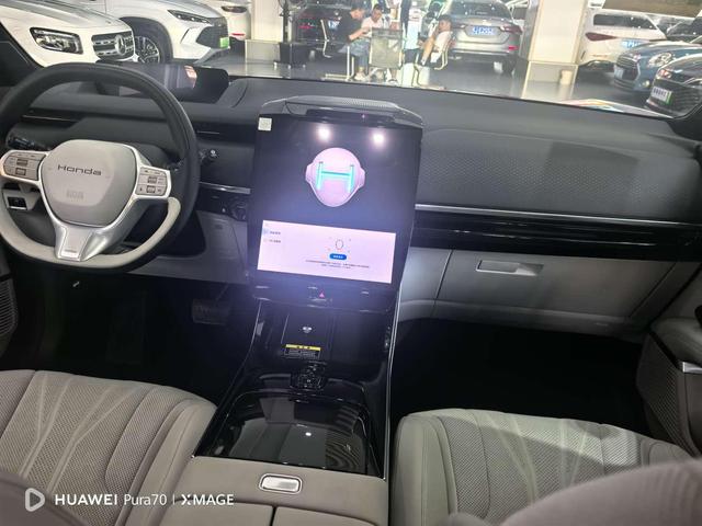 Honda P7 2025 car image #12