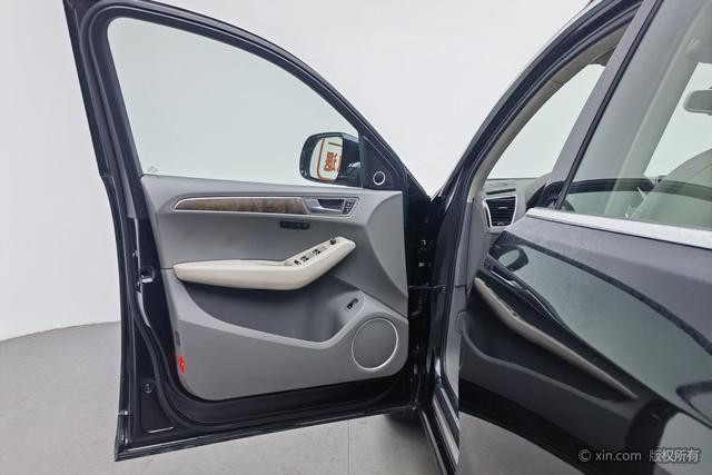 Audi Q5 (Imported) 2011 #12 Audi Q5 (Imported) 2011 car image #12