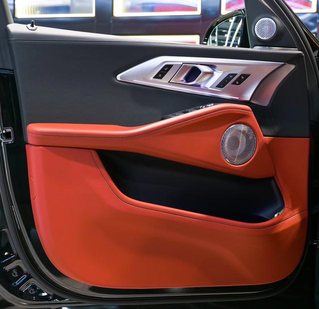 BMW XM 2024 car image #12