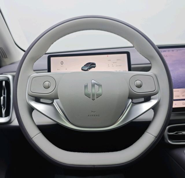 零跑汽车 零跑B01 2025 汽车图片 #12