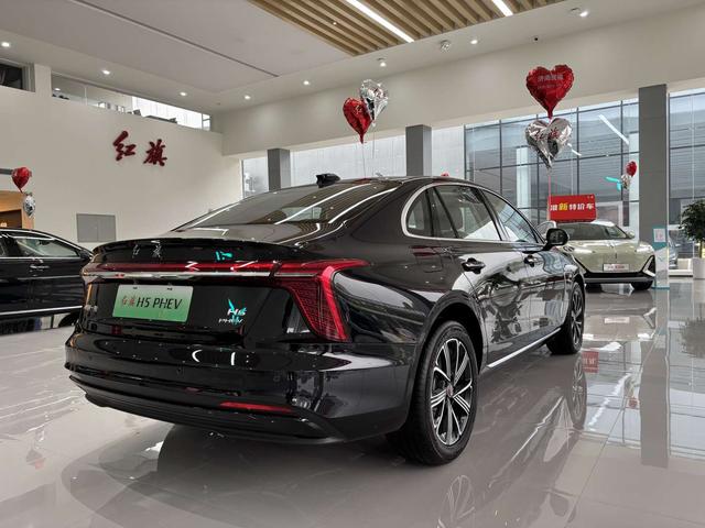 HongQi H5 PHEV image de voiture #12