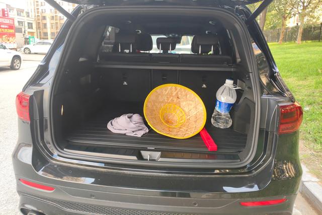 Mercedes-Benz GLB AMG 2024 immagine di auto #12