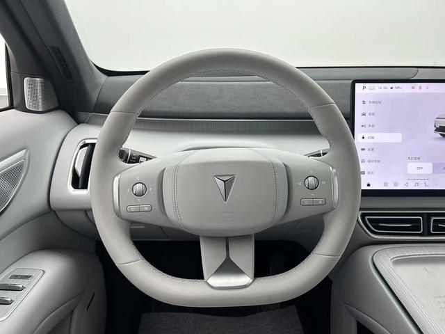 Deepal S09 2025 car image #12