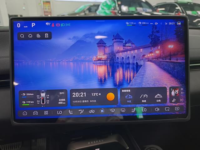 Deepal L07 2025 car image #12