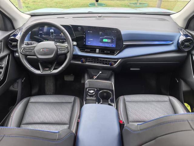 Chevrolet Equinox Plus 2024 car image #12