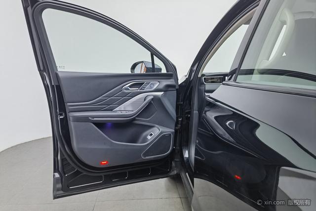 HongQi HS7 PHEV 2025 car image #12