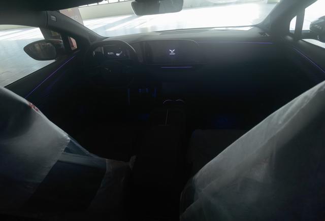 HongQi EH7 2025 #12 HongQi EH7 2025 car image #12