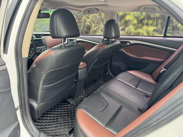 BYD G5 2014 immagine di auto #12