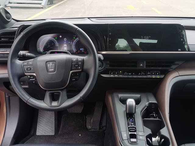 Toyota CrownSportCross 2023 image de voiture #12