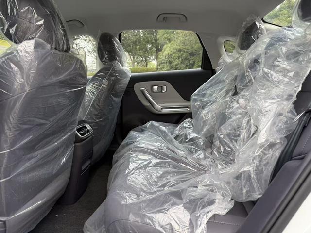 零跑汽车 零跑B01 汽车图片 #12