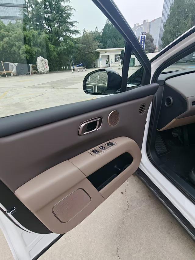 理想汽车 理想i6 2025 汽车图片 #12