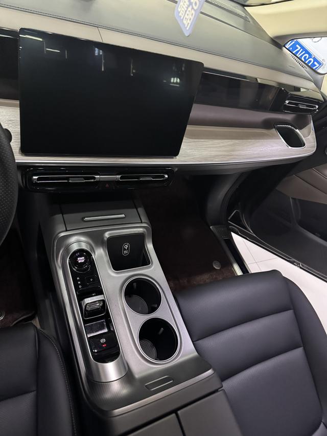 GAC Trumpchi E8 2024 imagem de carro #12