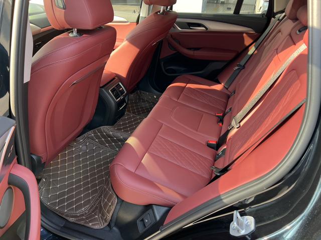 BMW iX3 2024 immagine di auto #12