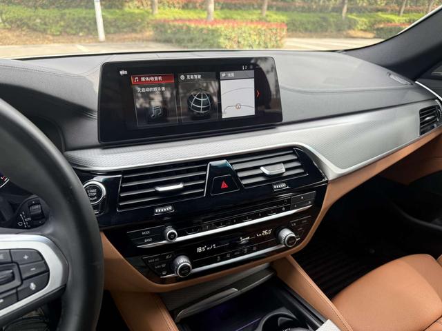 BMW 5 Series (Imported) 2018 car image #12