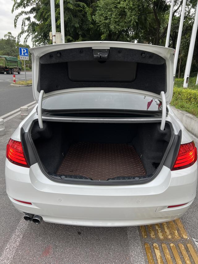 BMW 5 Series (Imported) 2016 #12 BMW 5 Series (Imported) 2016 imagem de carro #12