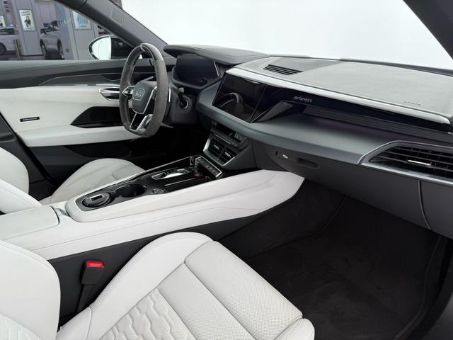 Audi e-tron GT 2024 #12 Audi e-tron GT 2024 صورة سيارة #12