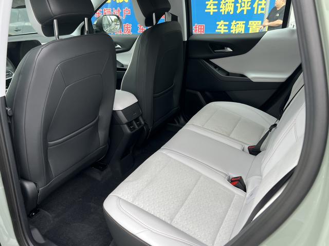 Chevrolet Equinox Plus 2025 imagem de carro #12