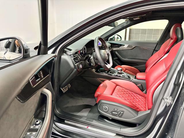 Audi S4 2023 #12 Audi S4 2023 صورة سيارة #12