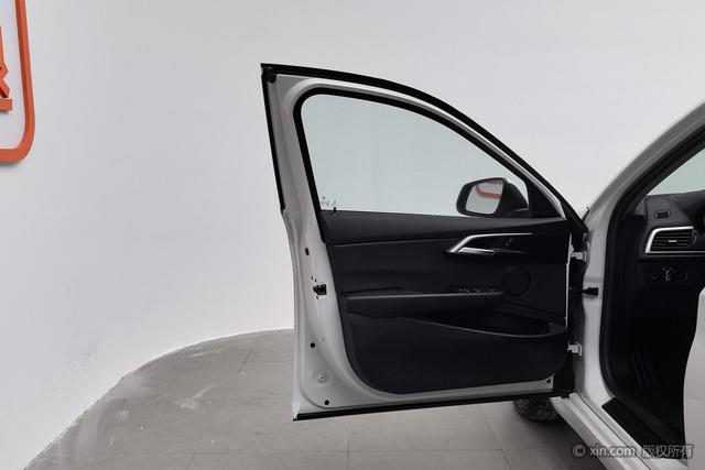 BMW 1 Series 2019 car image #12