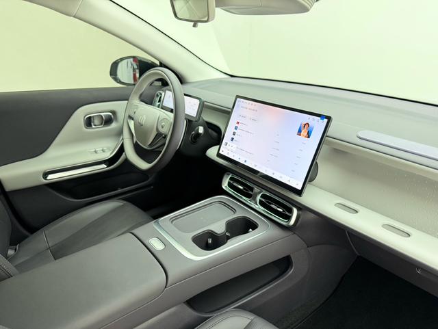 零跑汽车 零跑B01 2025 汽车图片 #12