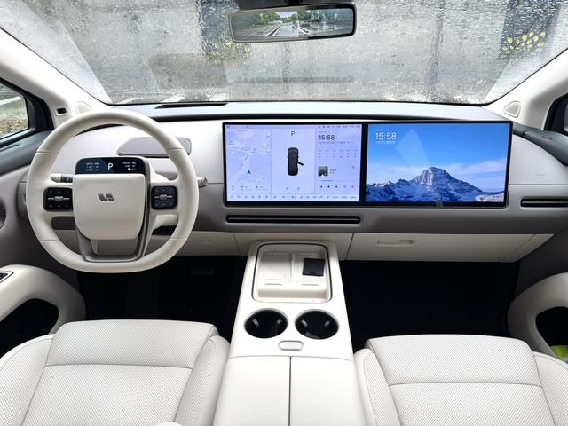 Li i8 2025 image de voiture #12