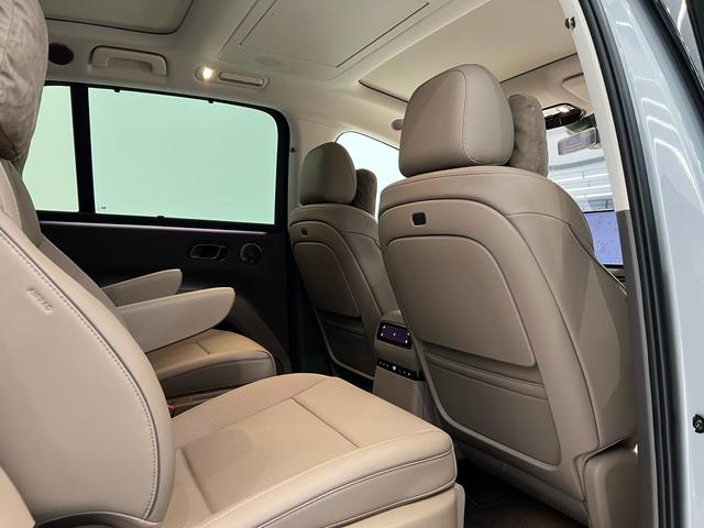 Li i8 2025 image de voiture #12