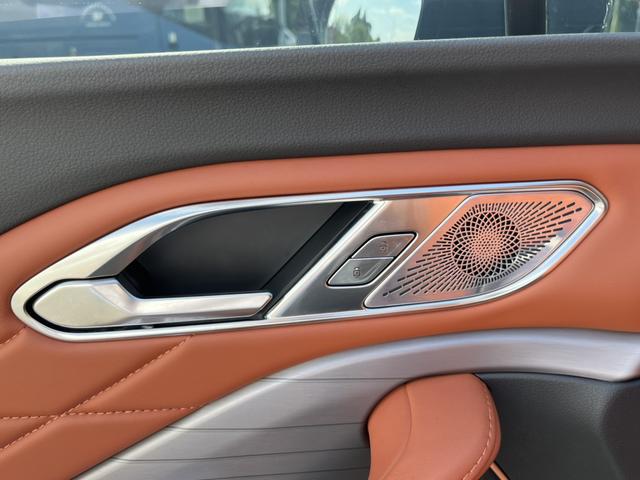 HongQi HS7 PHEV 2025 car image #12