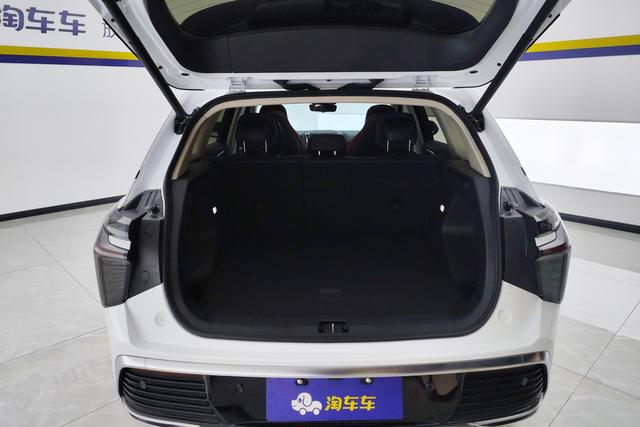 HongQi HS3 2024 #12 HongQi HS3 2024 car image #12