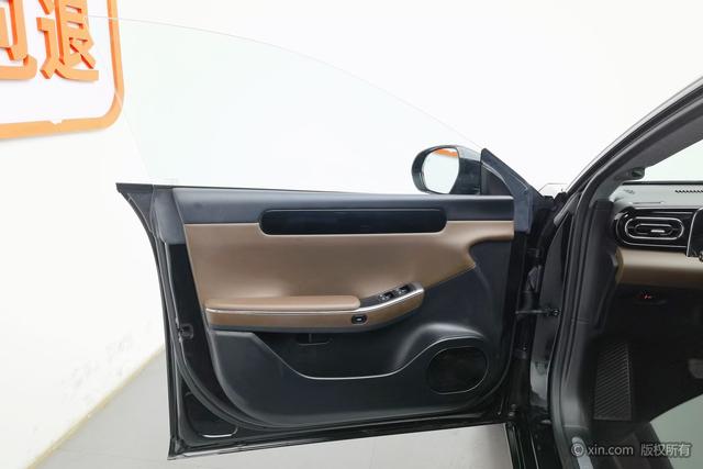 零跑汽车 零跑C01 2022 汽车图片 #12