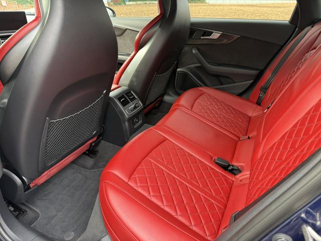 Audi S4 2019 car image #12