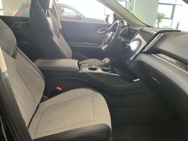 HongQi HS3 2024 #12 HongQi HS3 2024 car image #12