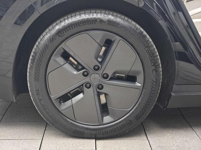 Li i8 2025 image de voiture #12