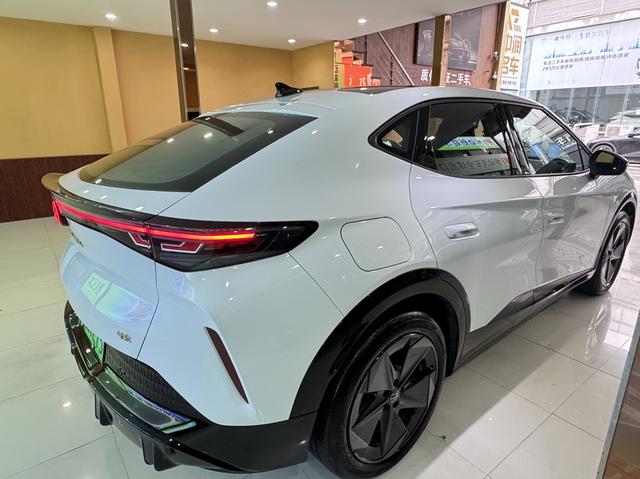 Volkswagen ID.UNYX 06 2024 image de voiture #12