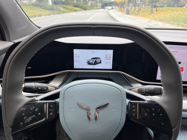 HongQi TianGong 08 2025 #12 HongQi TianGong 08 2025 car image #12