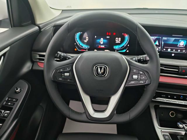 Changan CS15 EV 2020 #12 Changan CS15 EV 2020 car image #12