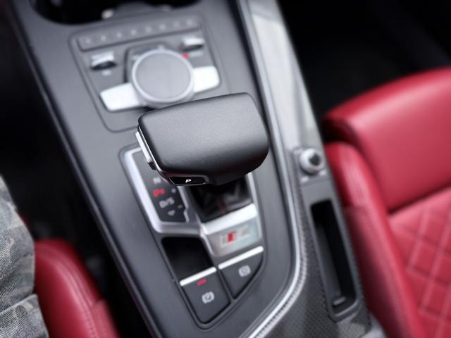 Audi S4 2019 car image #12