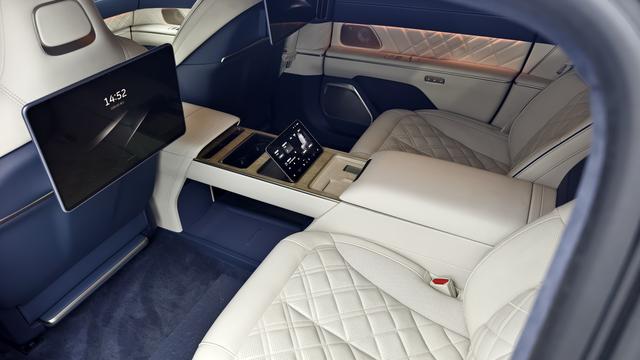 蔚来 蔚来ET9 2025 汽车图片 #12