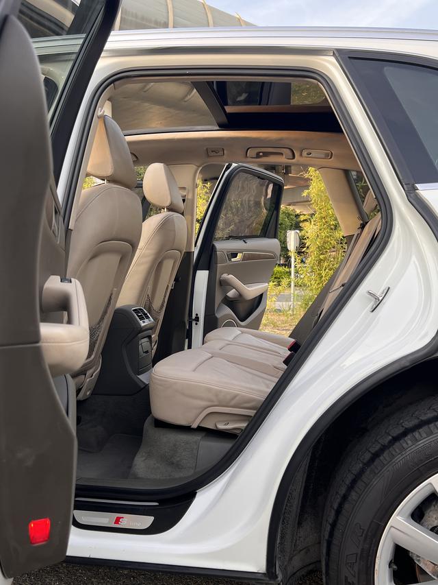 Audi Q5 (Imported) 2012 car image #12