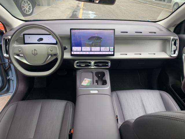 零跑汽车 零跑B01 2025 汽车图片 #12