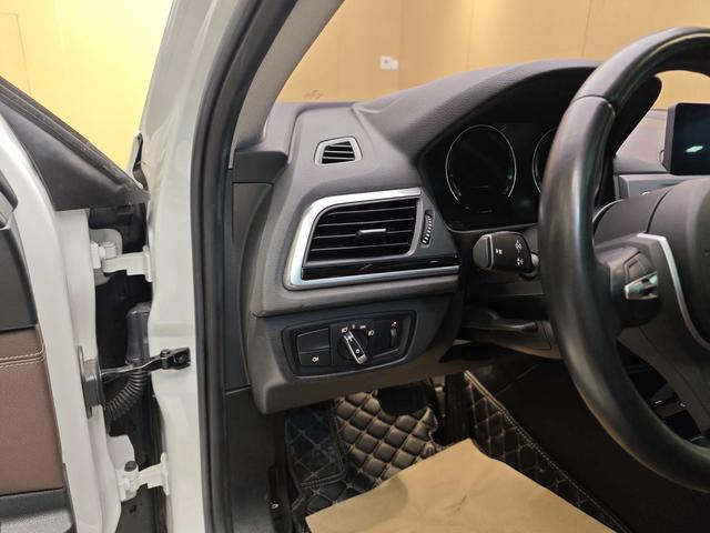 BMW i4 M50 2019 car image #12