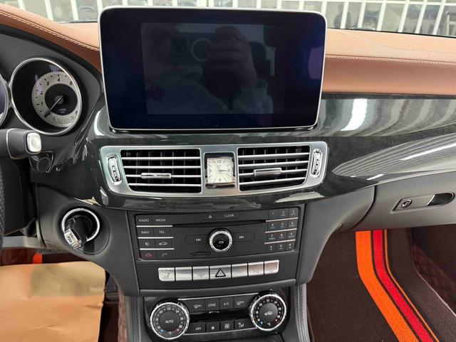 Mercedes-Benz CLS Class 2016 car image #12